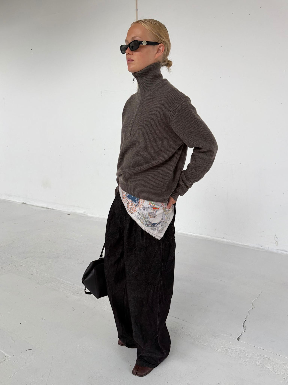 UMA ZIP KNIT - BROWN