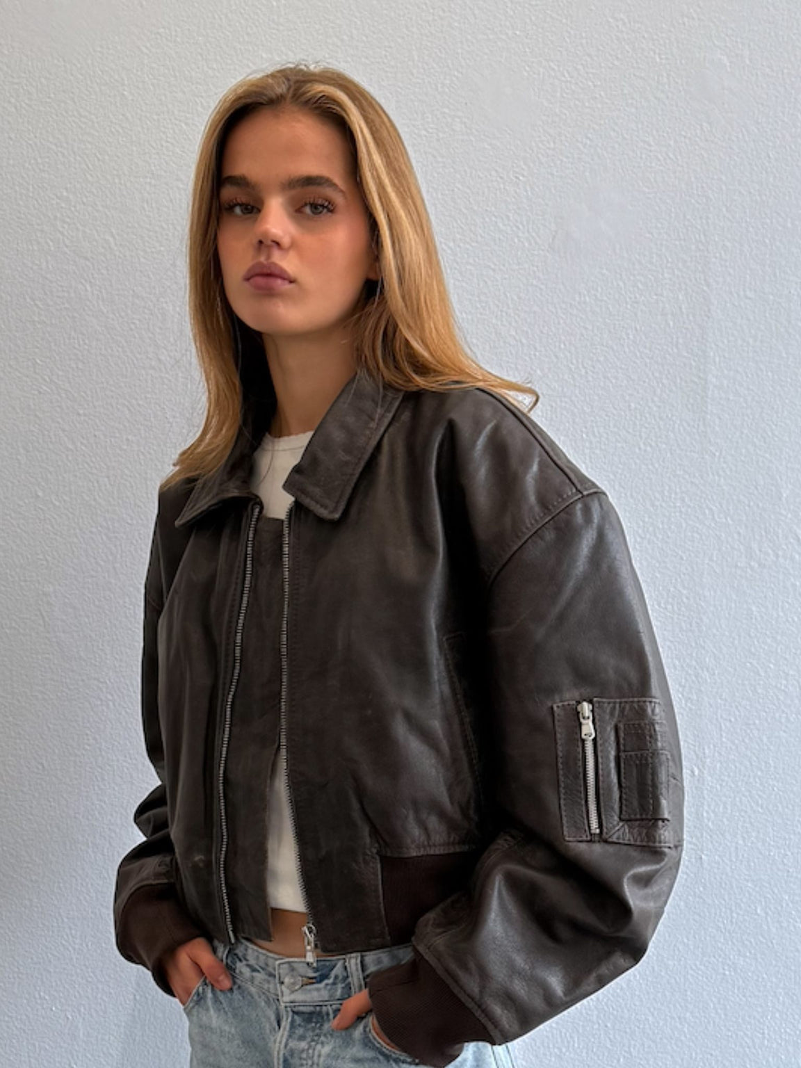 BONNIE CROPPED BOMBER - BROWN